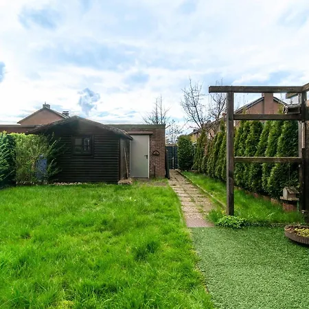 Worker's D30 - Reihenhaus Mit 4 Schlafzimmern Fuer 6 Personen Apartmán *